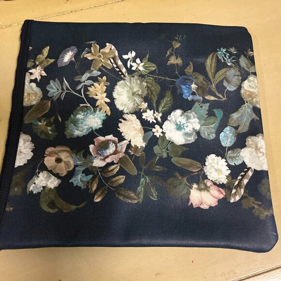 New. Beautiful Indigo Large Cosmetic Bag - Picture 2 of 5